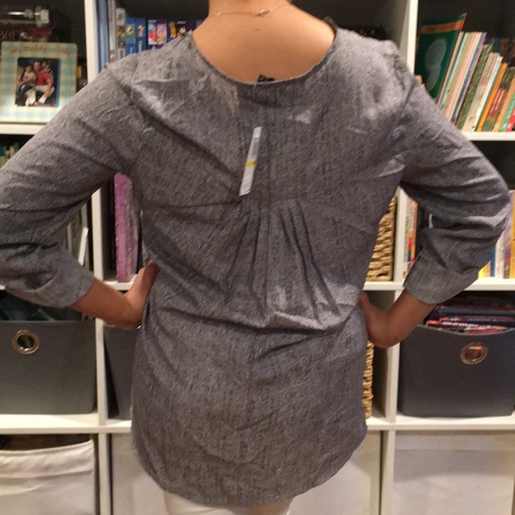 NWT GREY PRINT BOBEAU BLOUSE! - Picture 8 of 12
